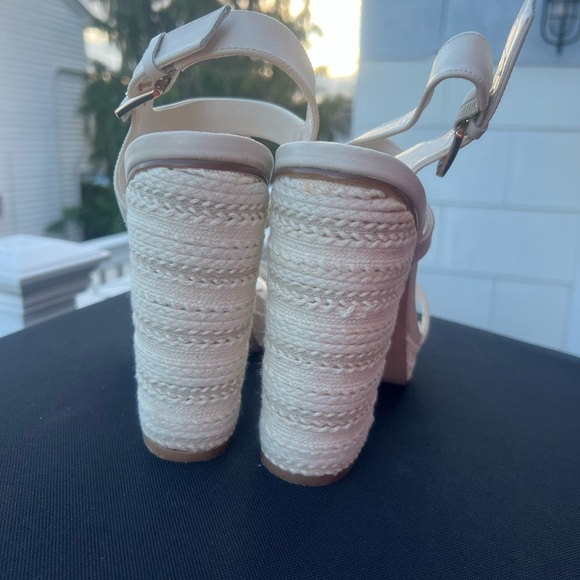 Aldo Elegant White Platform Sandals size 9 - Picture 2 of 11